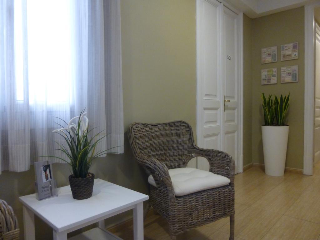 Pension Iznajar Барселона Экстерьер фото
