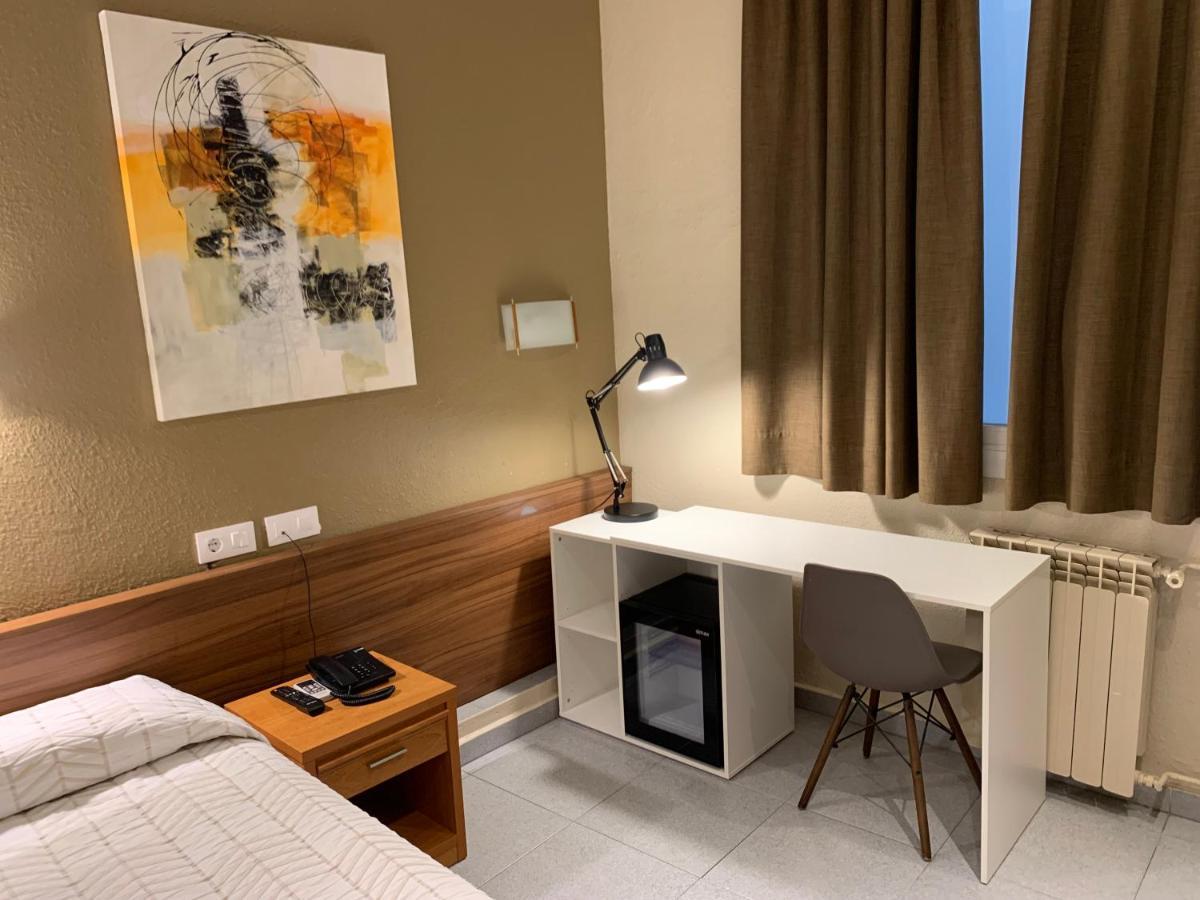 Pension Iznajar Барселона Экстерьер фото