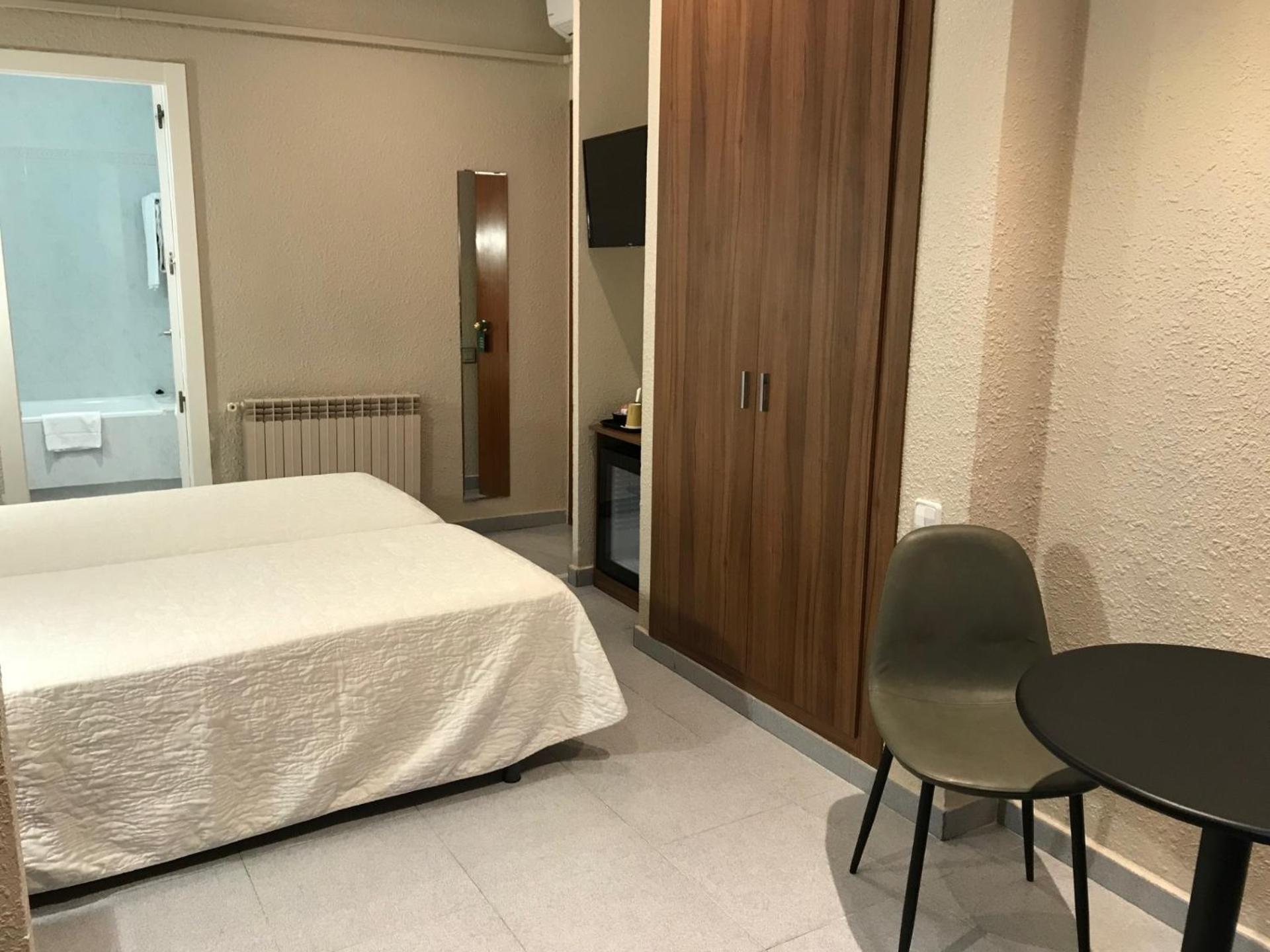 Pension Iznajar Барселона Экстерьер фото