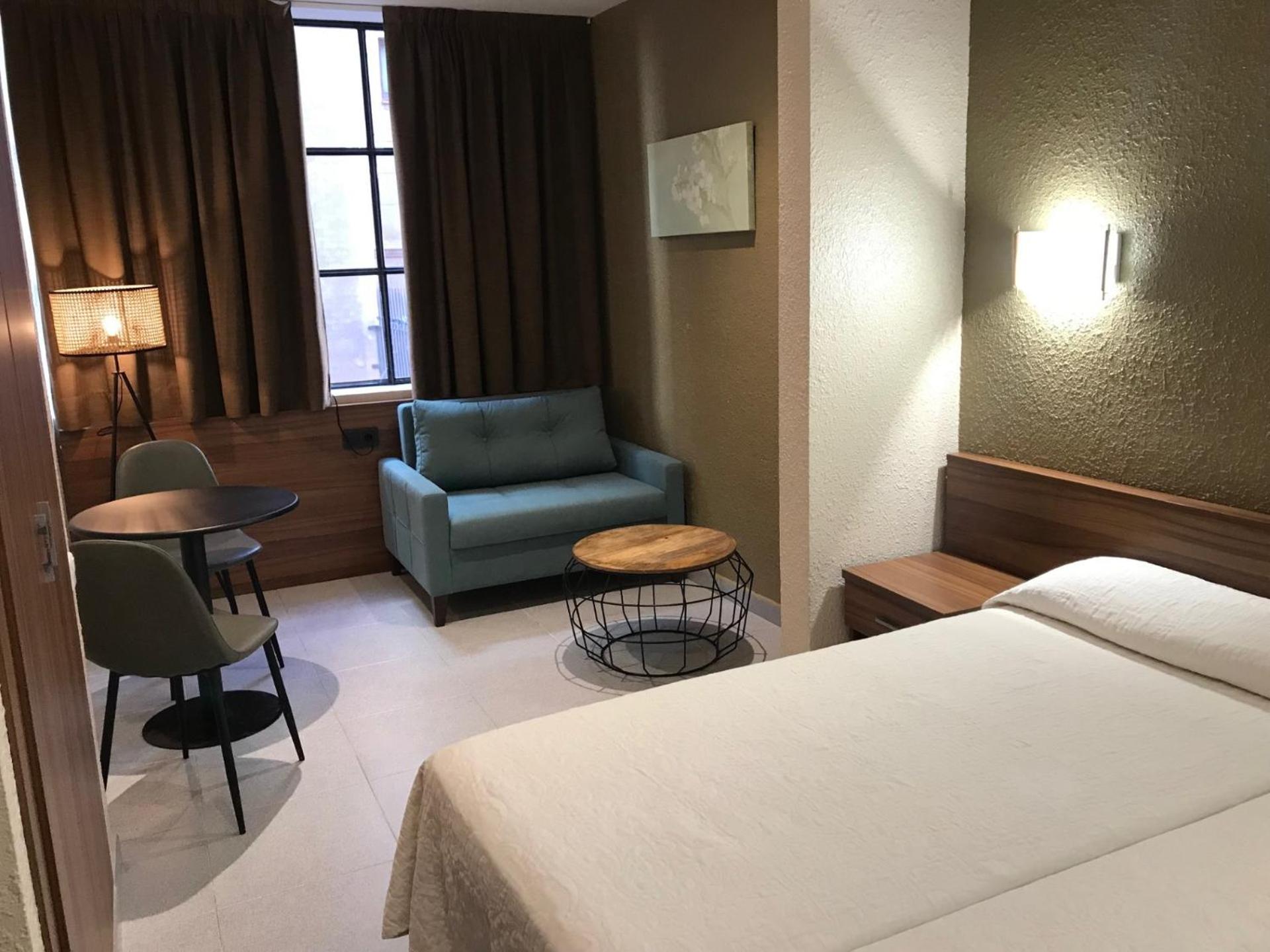 Pension Iznajar Барселона Экстерьер фото