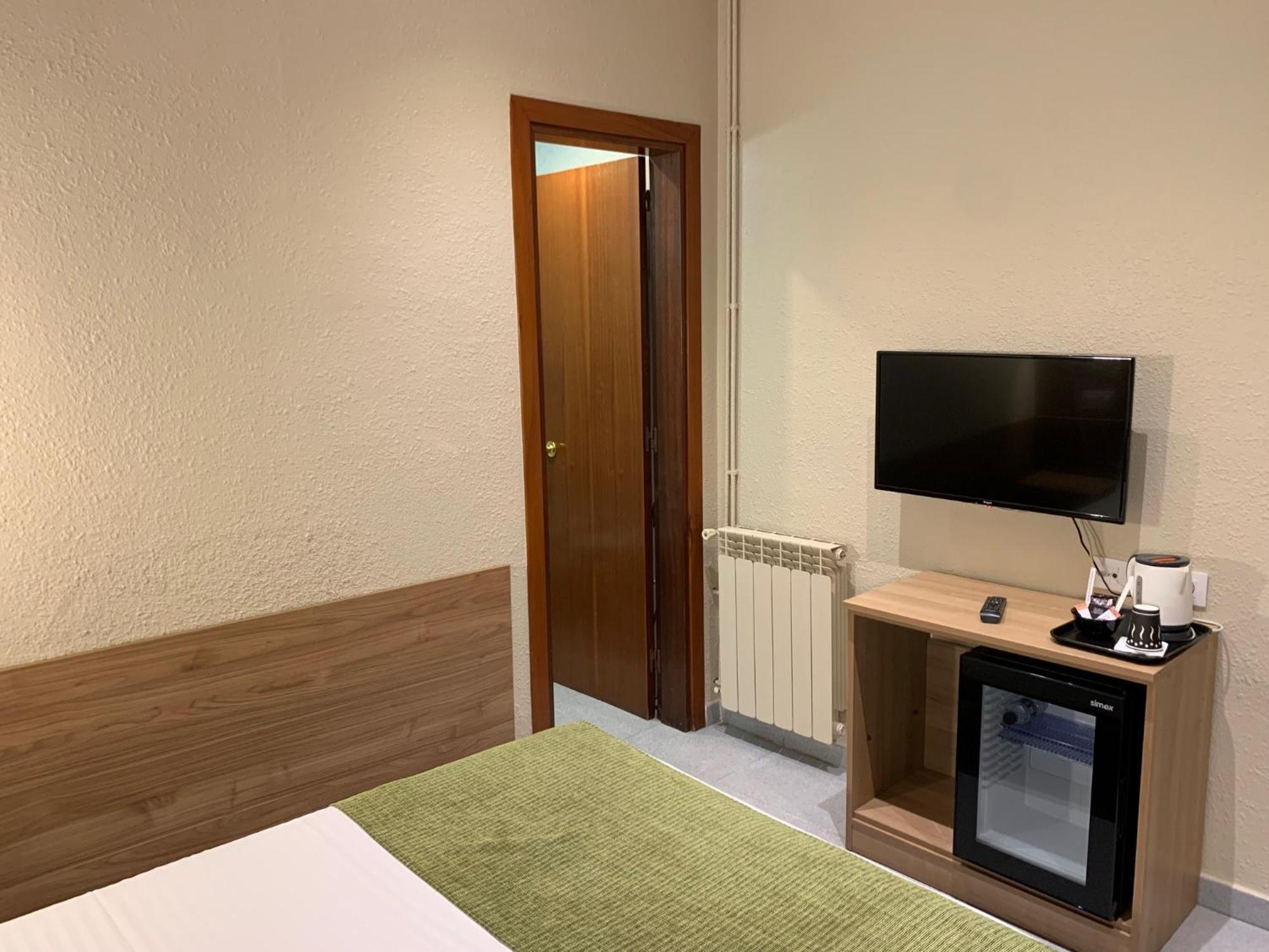 Pension Iznajar Барселона Экстерьер фото