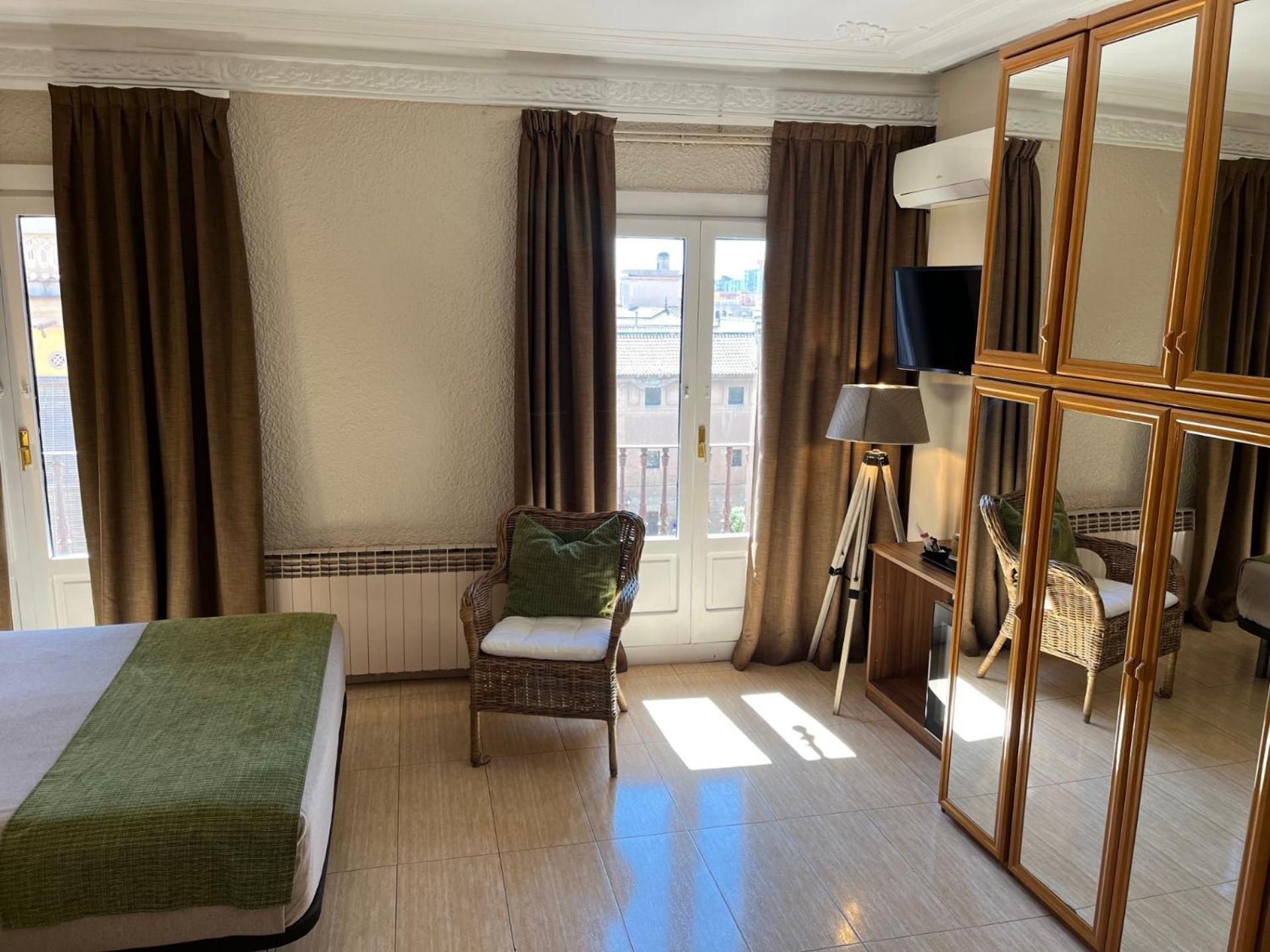 Pension Iznajar Барселона Экстерьер фото